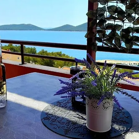 Appartement In With Sea View, Balcony, Air Conditioning, Wifi 5088-1 *